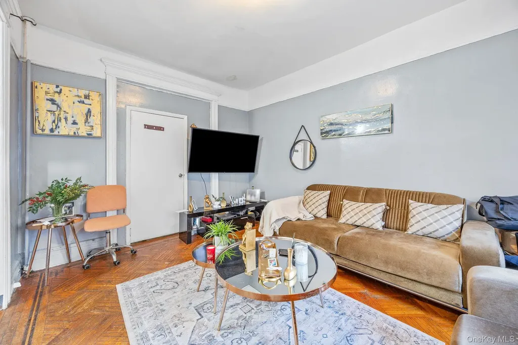 927 E 35th Street Brooklyn NY 11210