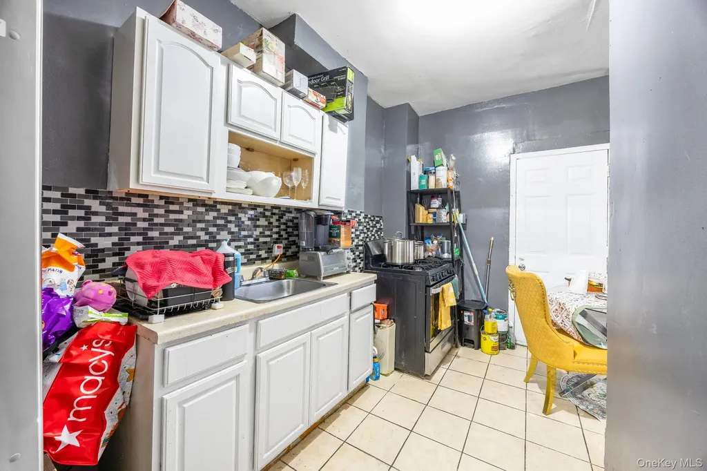 927 E 35th Street Brooklyn NY 11210