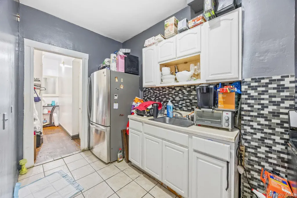 927 E 35th Street Brooklyn NY 11210