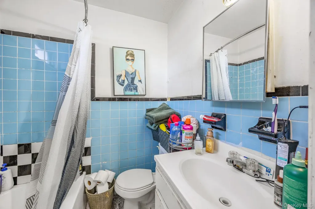 927 E 35th Street Brooklyn NY 11210