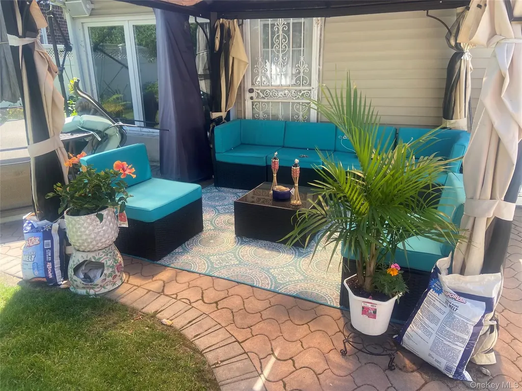 122 Hamilton Road Hempstead NY 11550