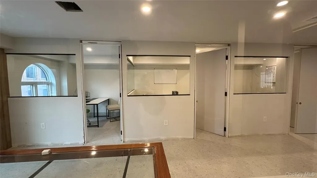 1521 E New York Avenue Brooklyn NY 11212