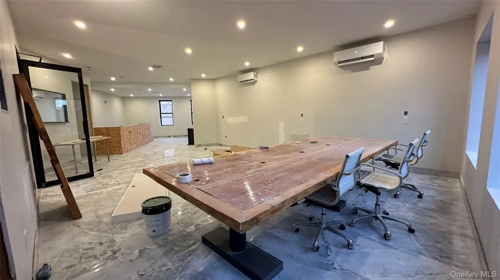 1521 E New York Avenue Brooklyn NY 11212