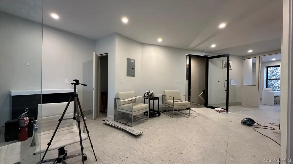 1521 E New York Avenue Brooklyn NY 11212