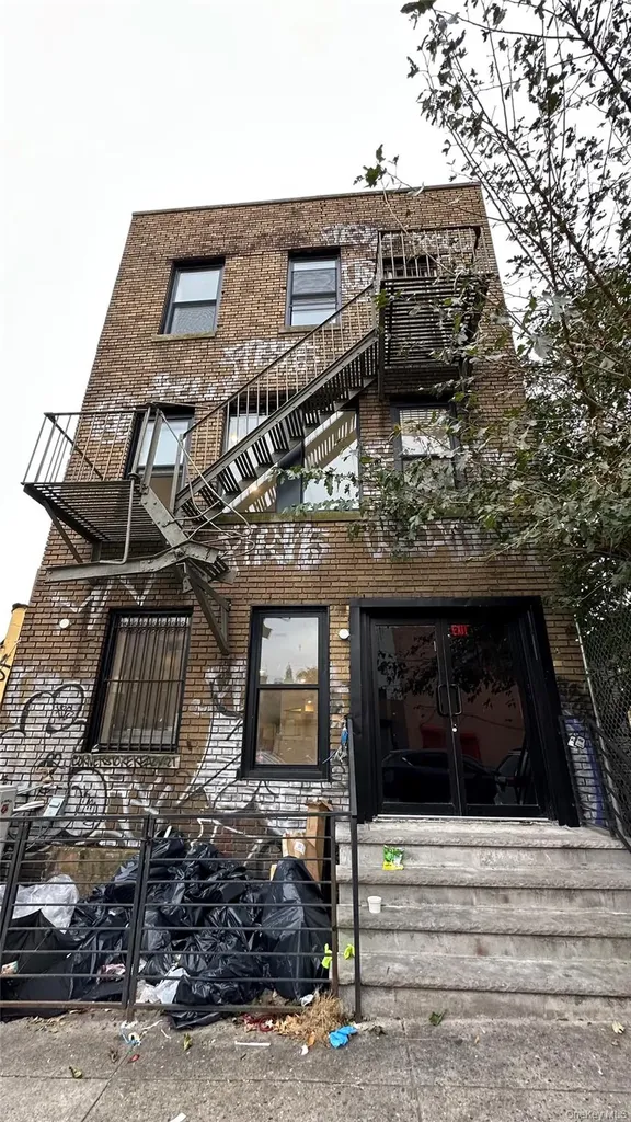 1521 E New York Avenue Brooklyn NY 11212