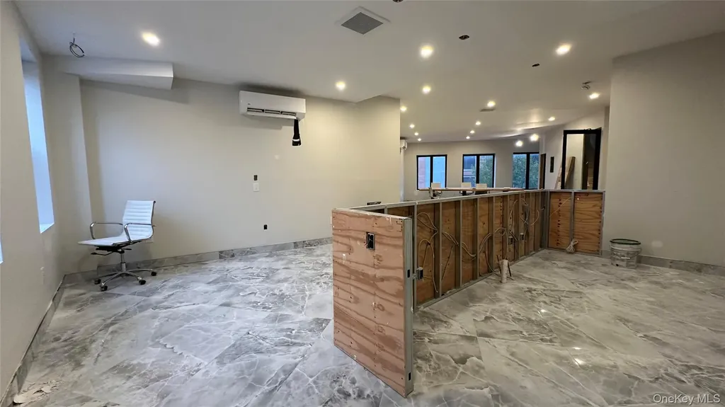 1521 E New York Avenue Brooklyn NY 11212