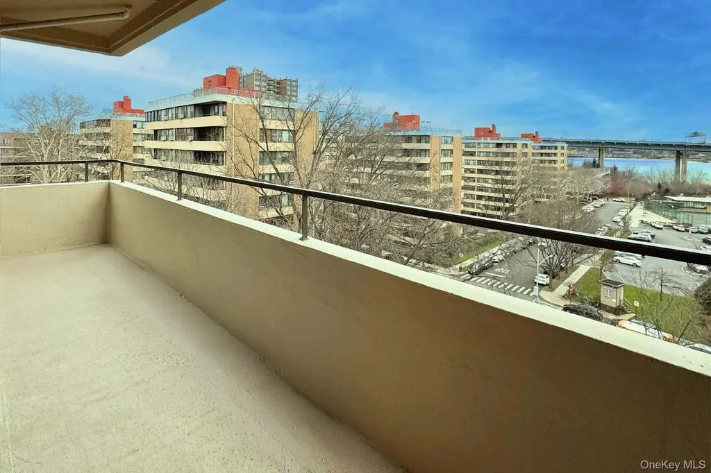 162-40 9 Avenue Beechhurst NY 11357