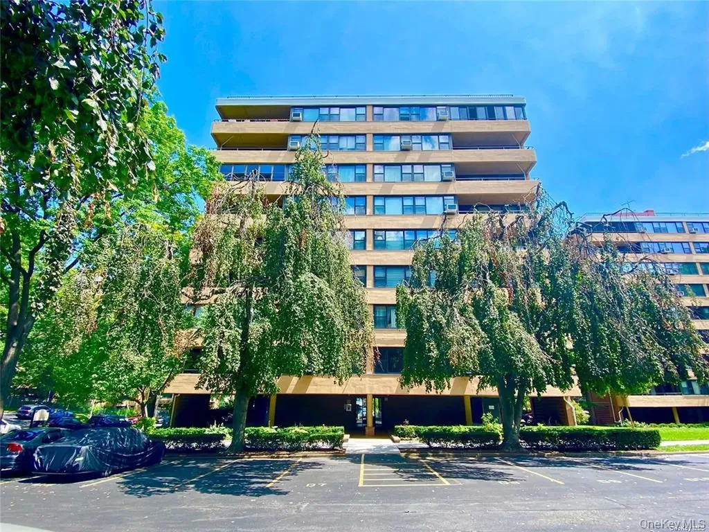 162-40 9 Avenue Beechhurst NY 11357