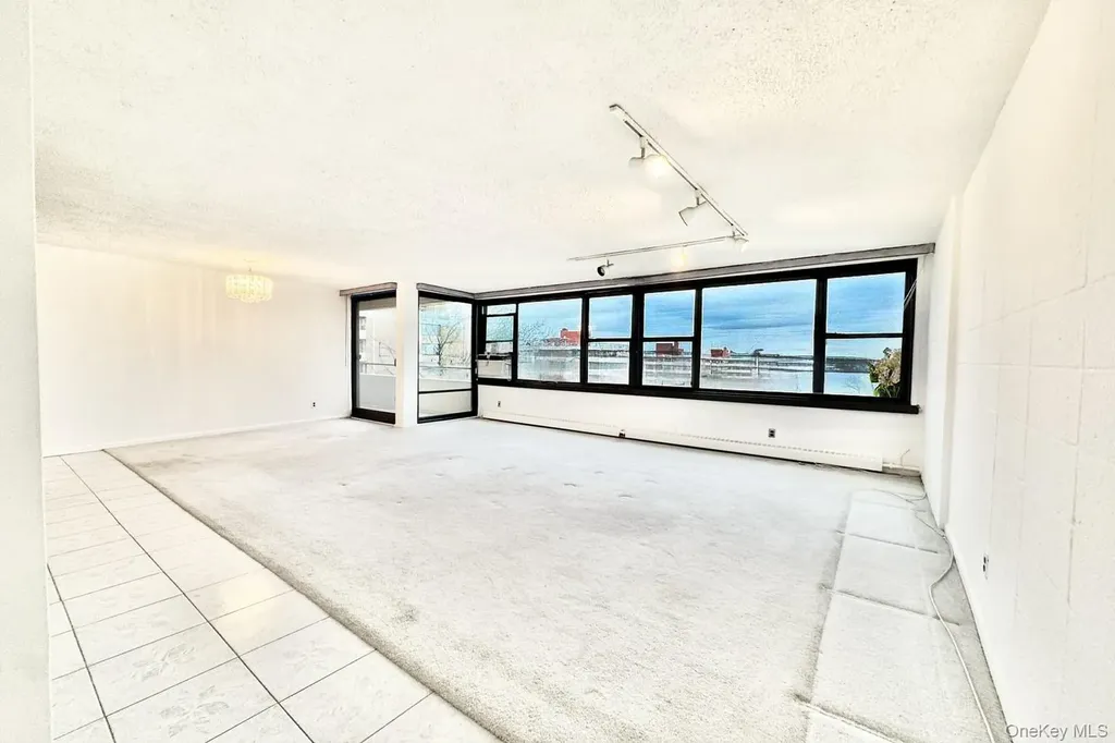 162-40 9 Avenue Beechhurst NY 11357