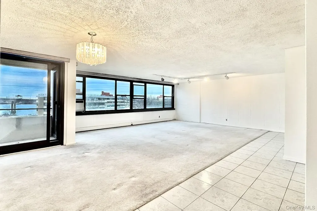 162-40 9 Avenue Beechhurst NY 11357