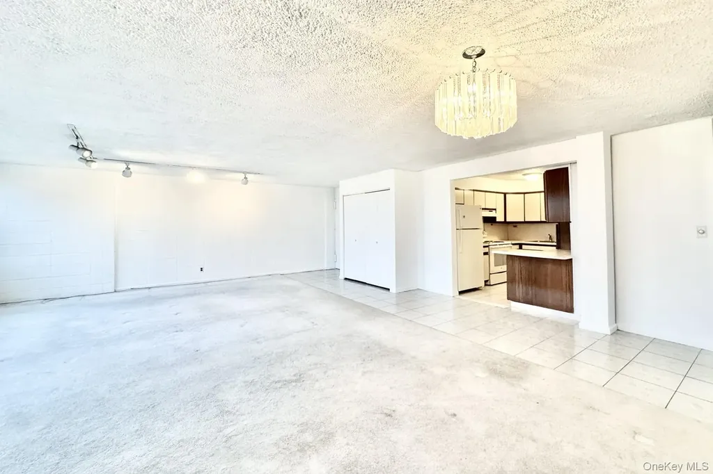 162-40 9 Avenue Beechhurst NY 11357