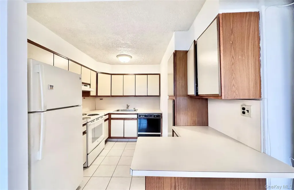 162-40 9 Avenue Beechhurst NY 11357