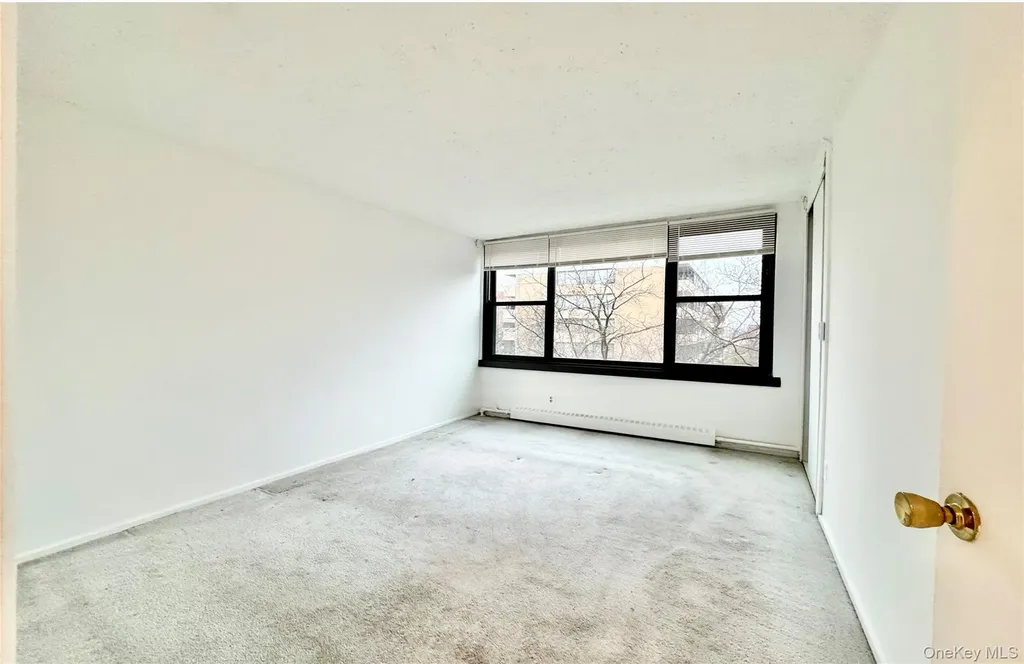 162-40 9 Avenue Beechhurst NY 11357