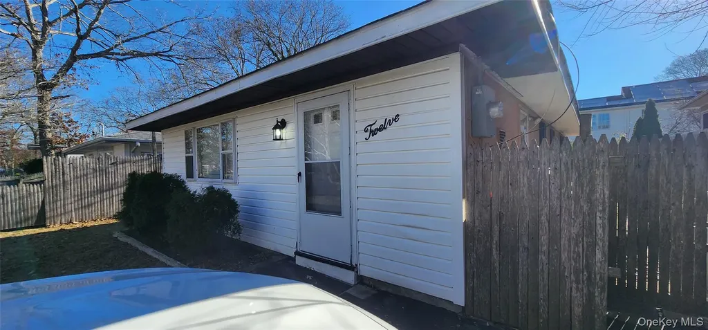 12 Hart Place Mastic NY 11950