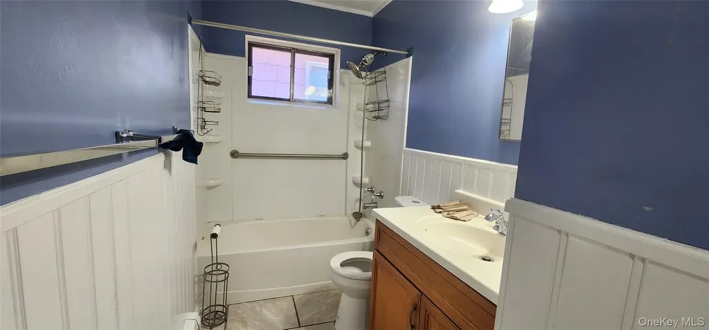 12 Hart Place Mastic NY 11950