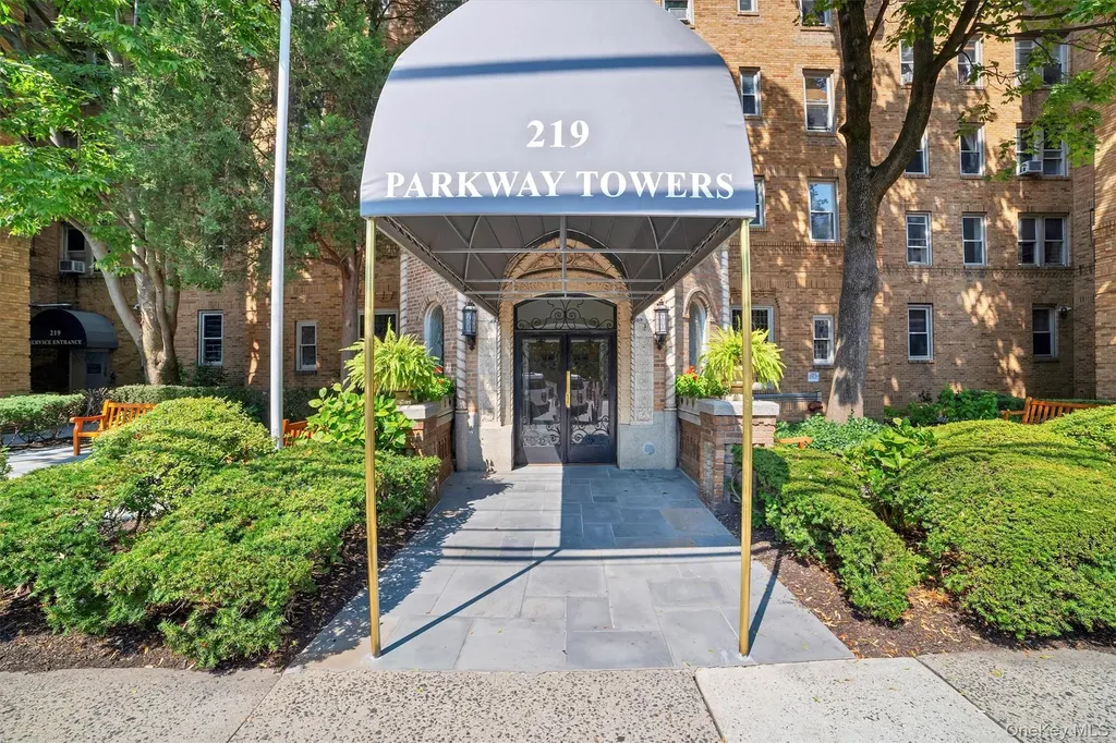 219 Bronx River Road Yonkers NY 10704