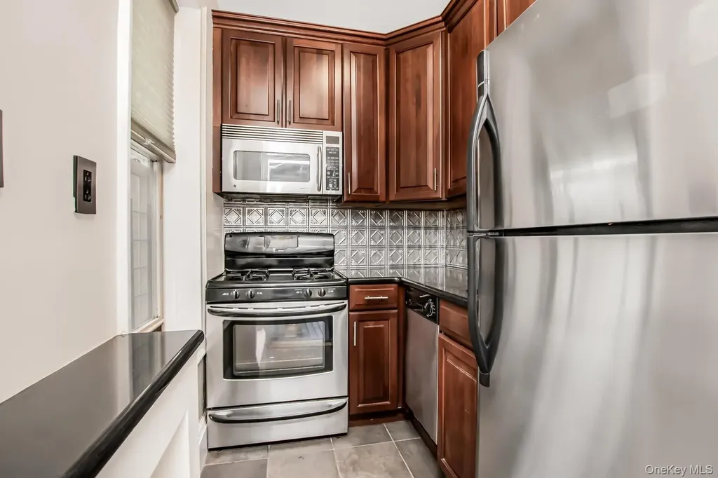 219 Bronx River Road Yonkers NY 10704