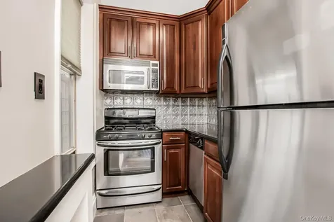 219 Bronx River Road Yonkers NY 10704