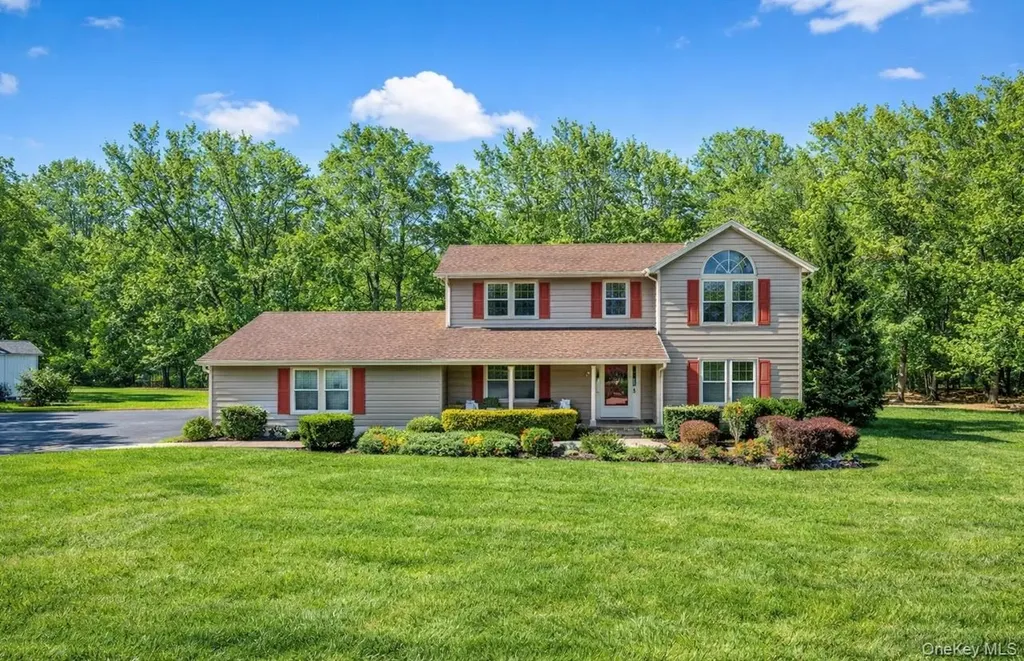 29 Deer Brook Drive New Windsor NY 12553