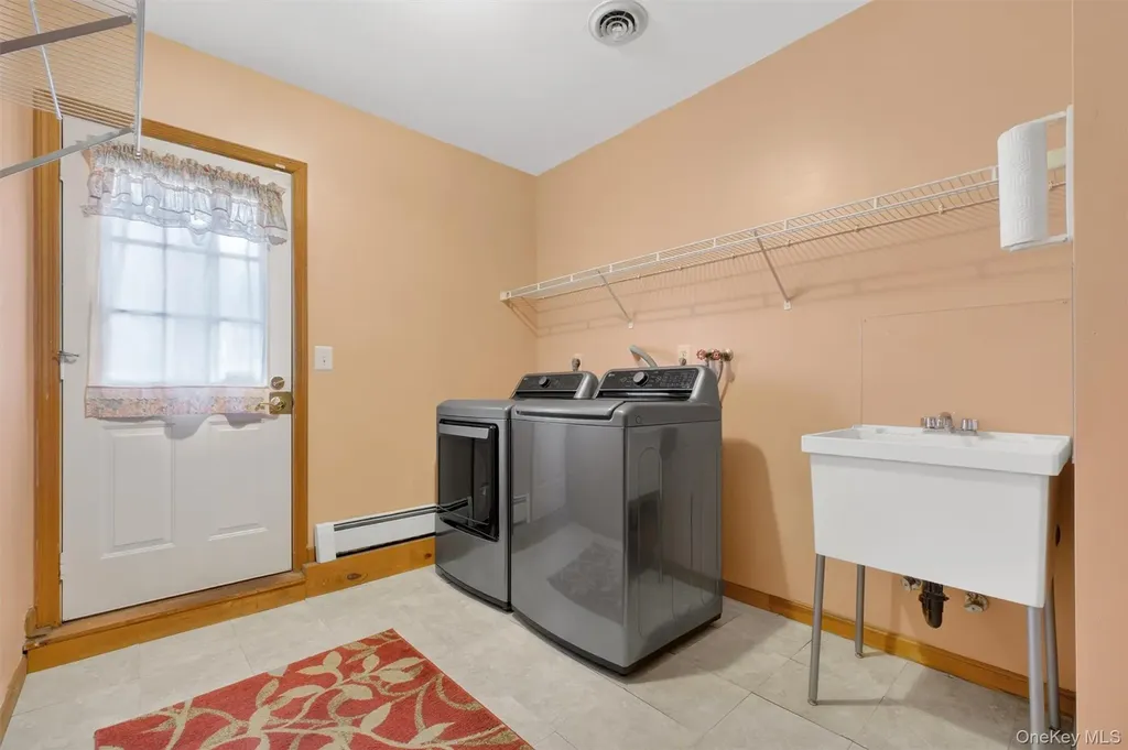 29 Deer Brook Drive New Windsor NY 12553