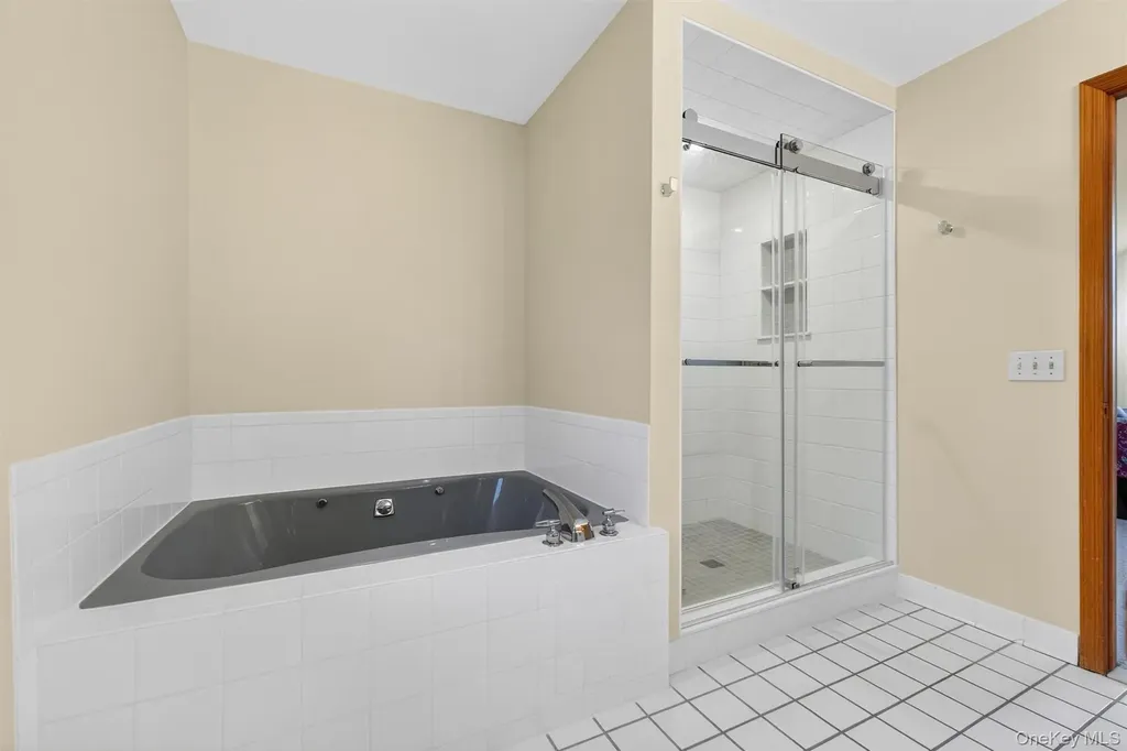 29 Deer Brook Drive New Windsor NY 12553