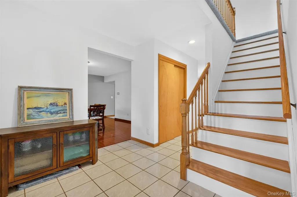 29 Deer Brook Drive New Windsor NY 12553