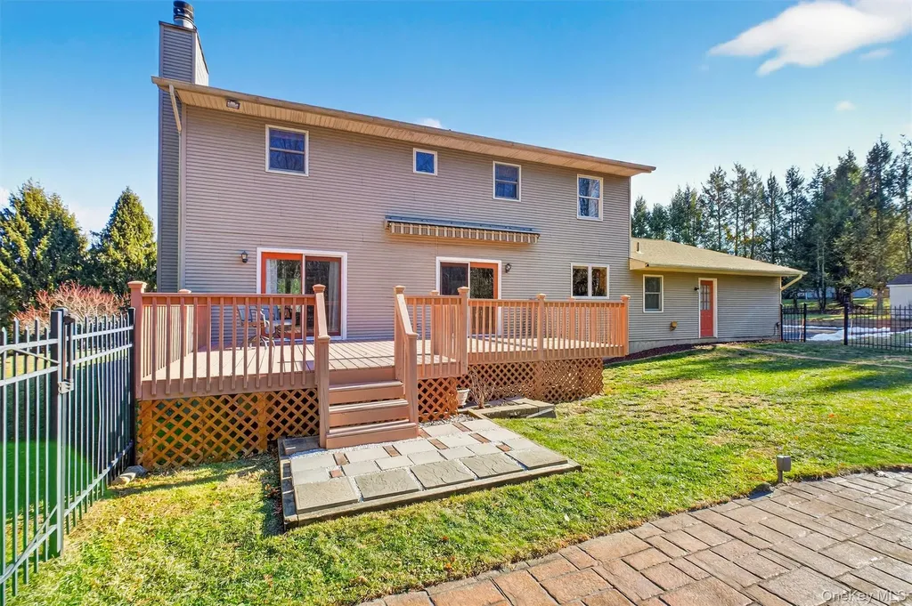 29 Deer Brook Drive New Windsor NY 12553