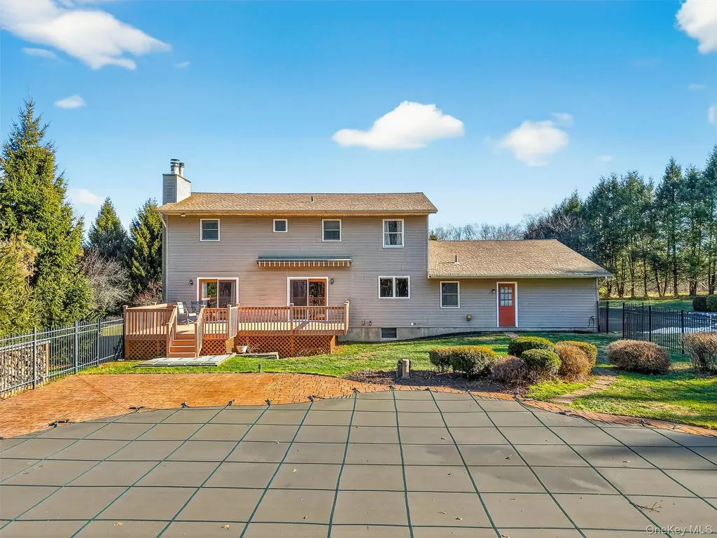 29 Deer Brook Drive New Windsor NY 12553