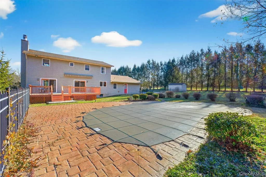 29 Deer Brook Drive New Windsor NY 12553