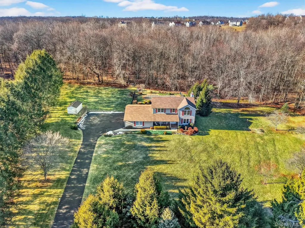 29 Deer Brook Drive New Windsor NY 12553