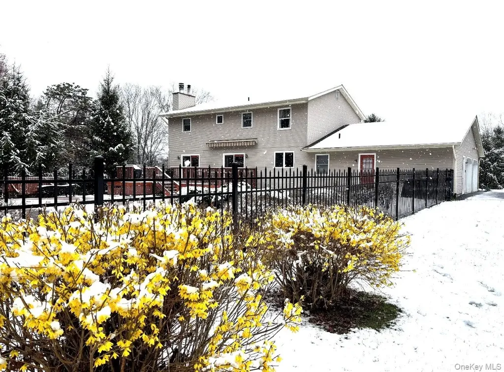 29 Deer Brook Drive New Windsor NY 12553