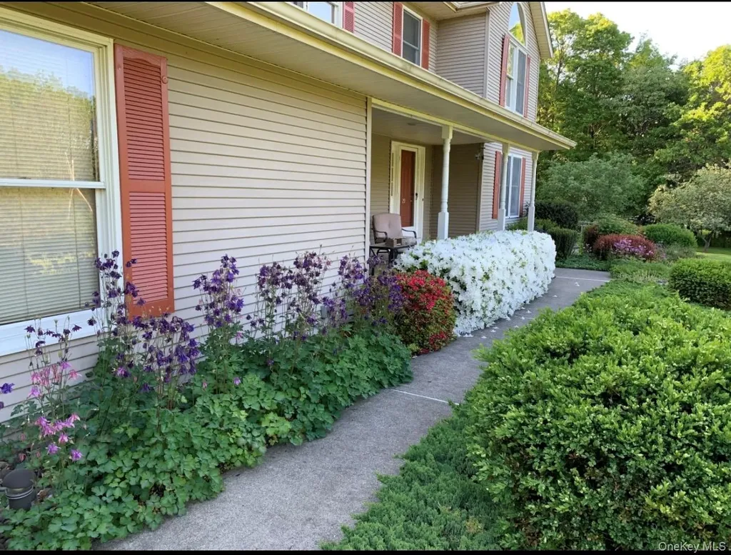 29 Deer Brook Drive New Windsor NY 12553