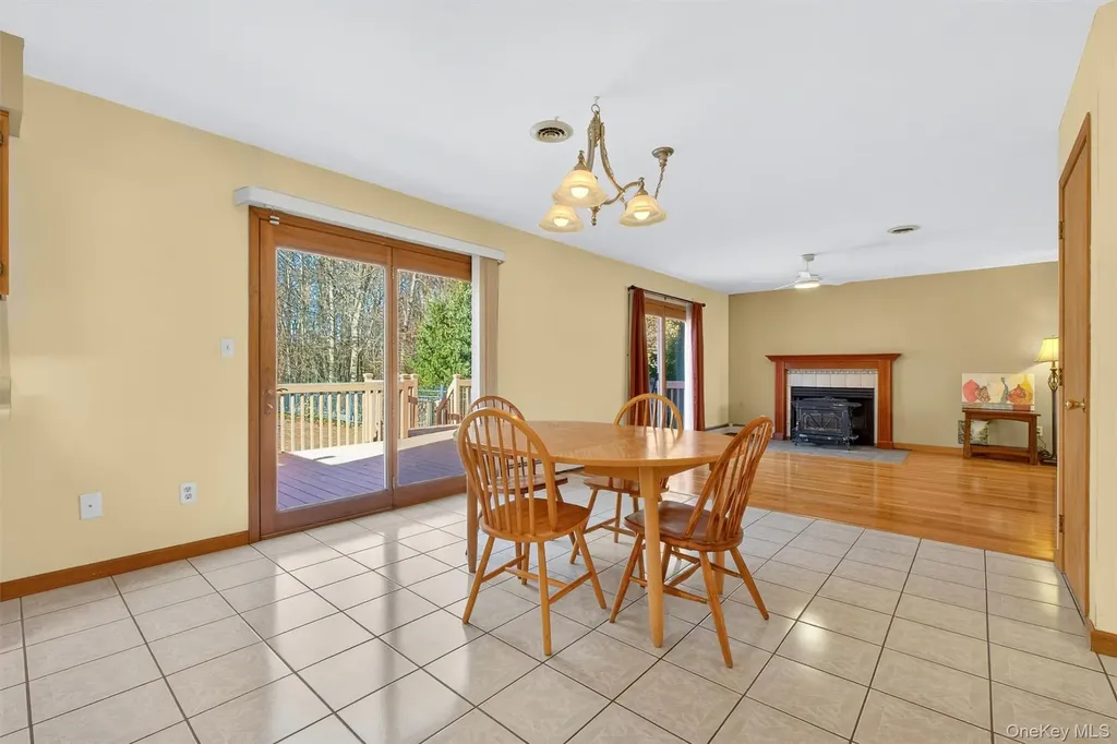 29 Deer Brook Drive New Windsor NY 12553