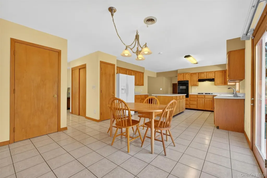 29 Deer Brook Drive New Windsor NY 12553