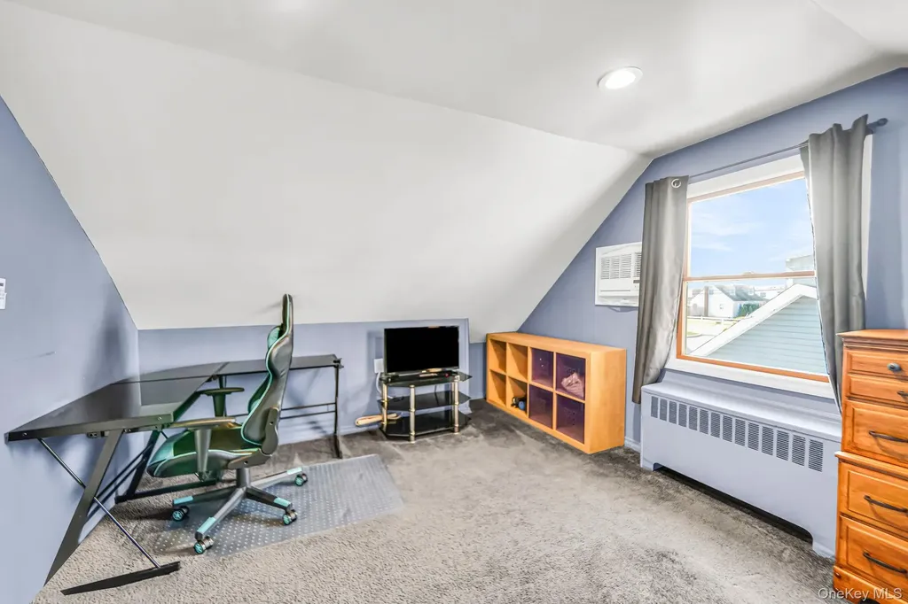 386 33rd Street Lindenhurst NY 11757