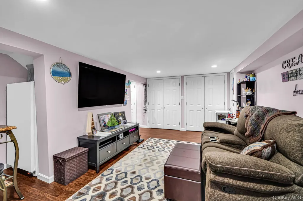 386 33rd Street Lindenhurst NY 11757