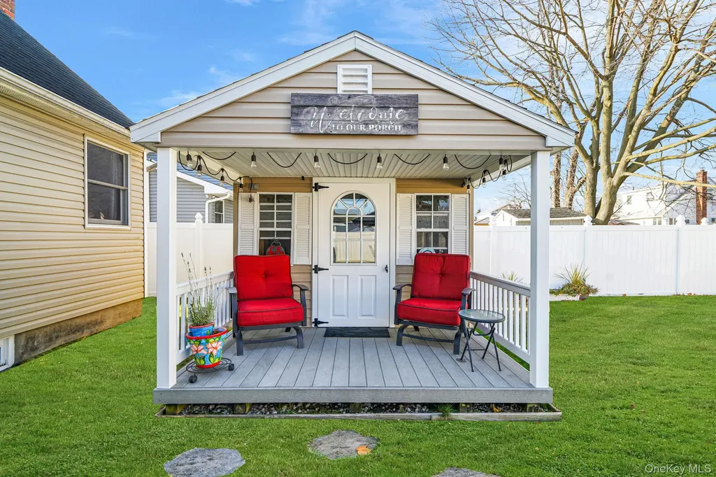 386 33rd Street Lindenhurst NY 11757