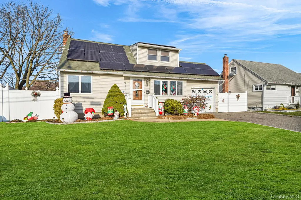386 33rd Street Lindenhurst NY 11757