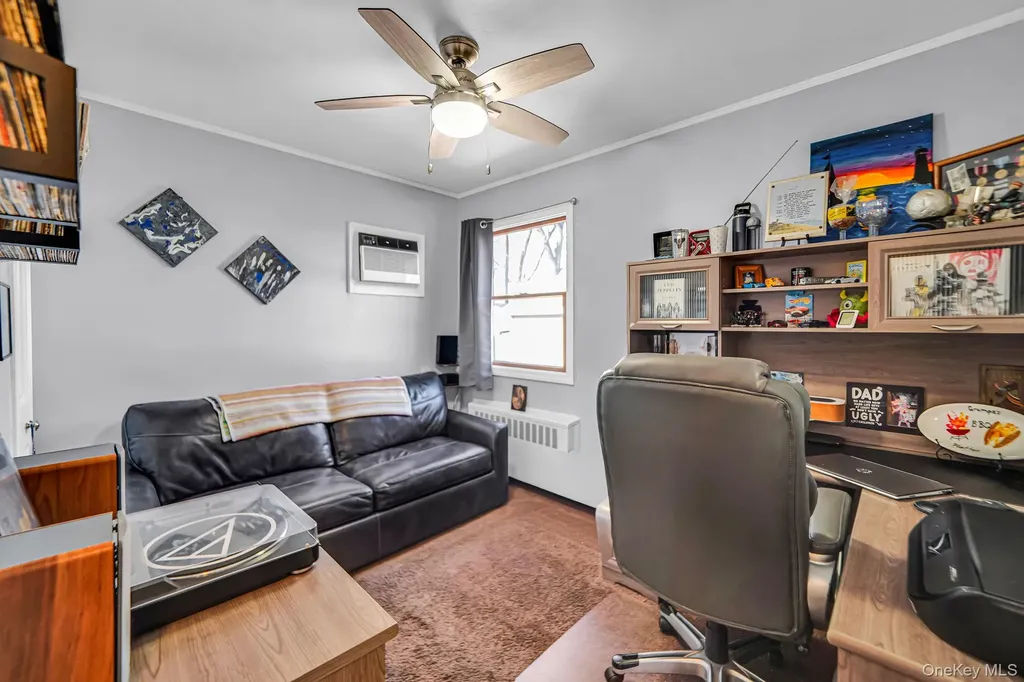 386 33rd Street Lindenhurst NY 11757