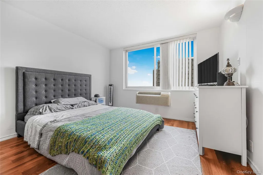 118-17 Union Forest Hills NY 11375