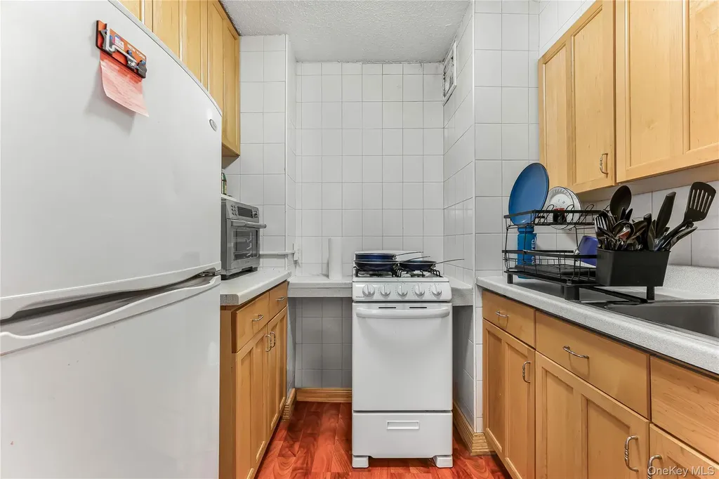 118-17 Union Forest Hills NY 11375
