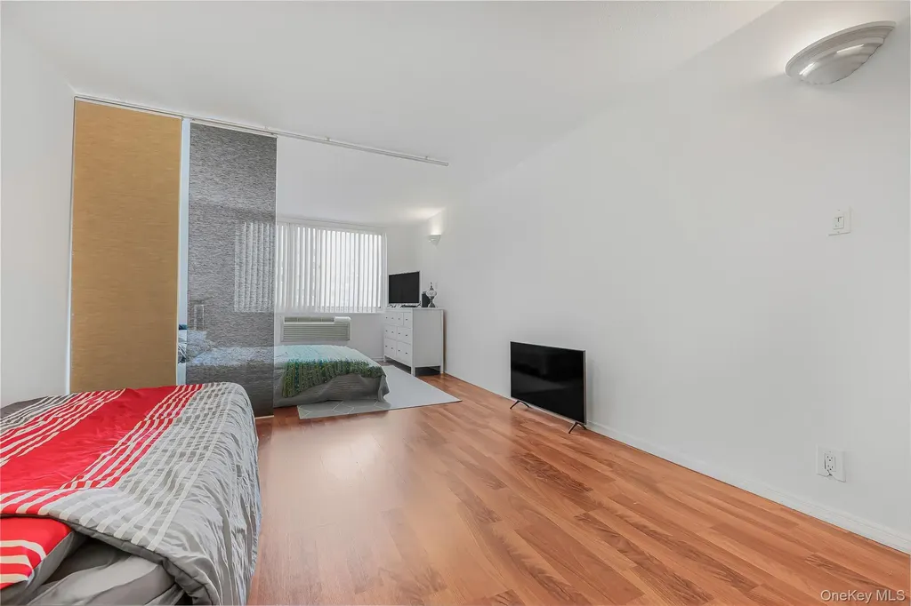 118-17 Union Forest Hills NY 11375