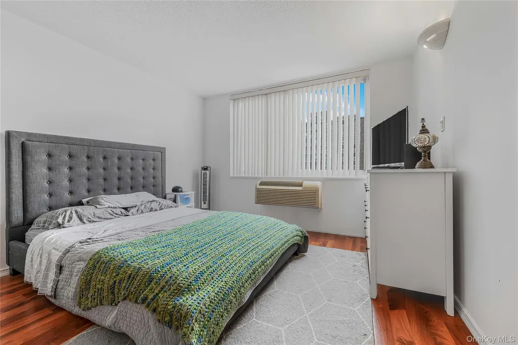 118-17 Union Forest Hills NY 11375