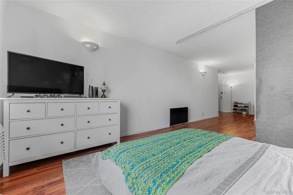 118-17 Union Forest Hills NY 11375