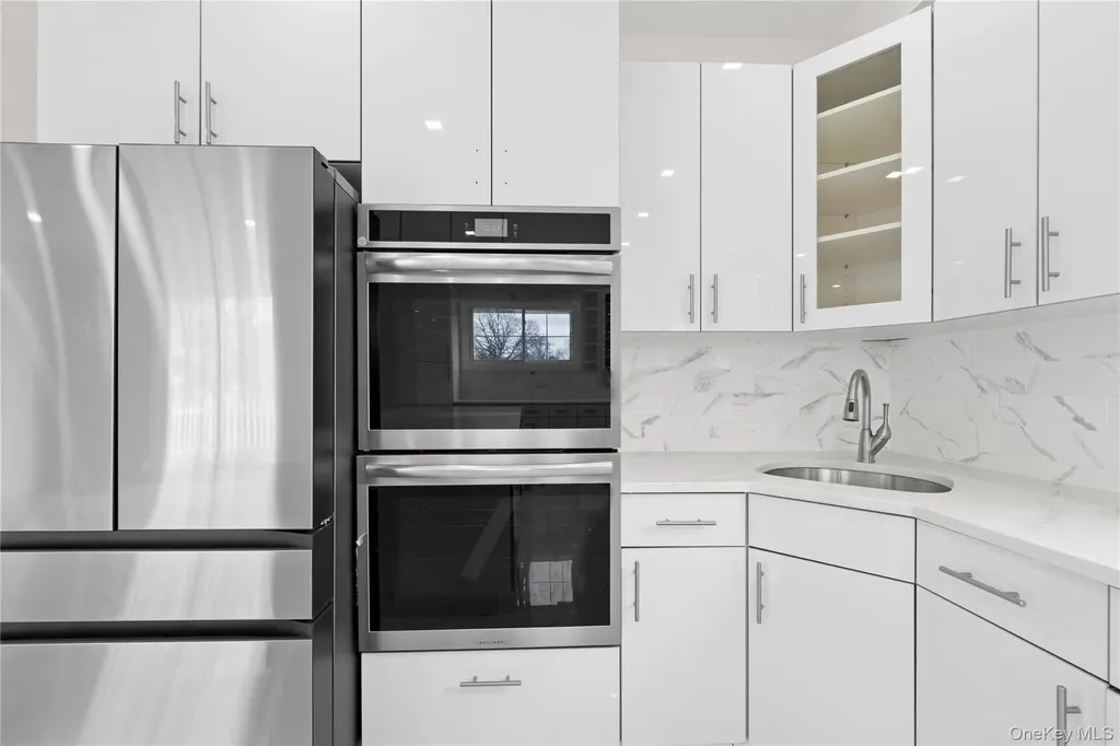 383 Franklin Avenue Hewlett NY 11557