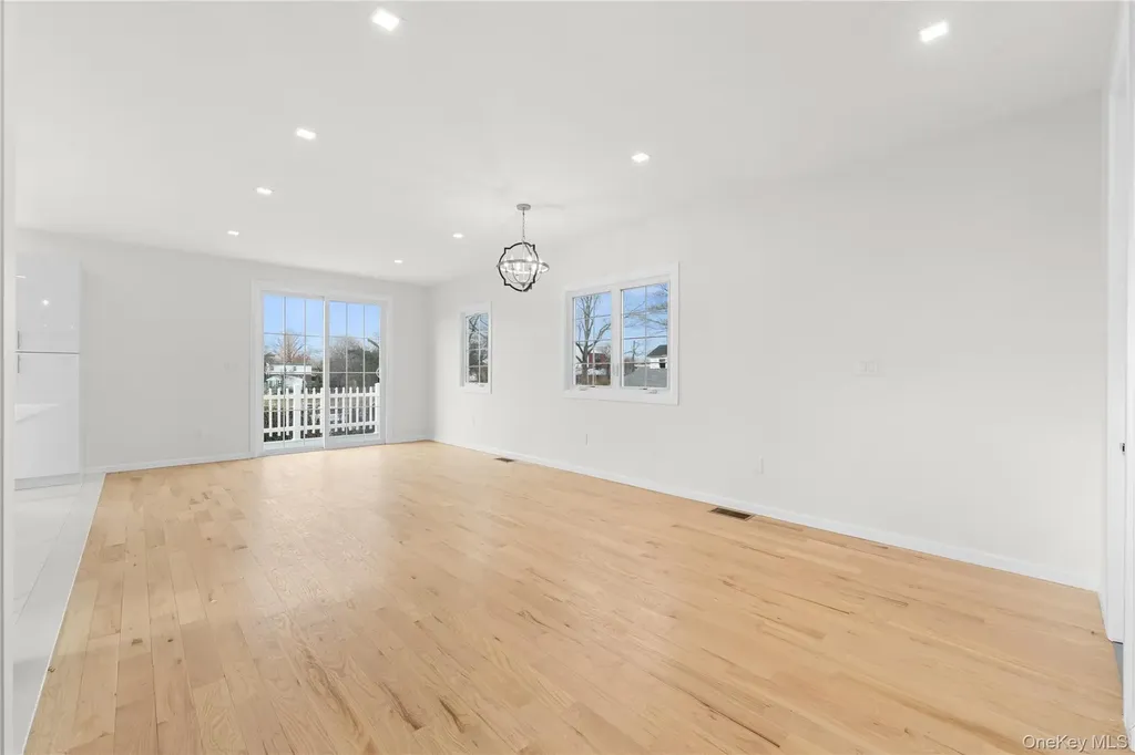 383 Franklin Avenue Hewlett NY 11557