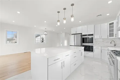 383 Franklin Avenue Hewlett NY 11557