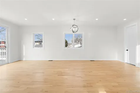 383 Franklin Avenue Hewlett NY 11557