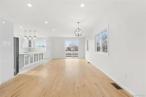 383 Franklin Avenue Hewlett NY 11557