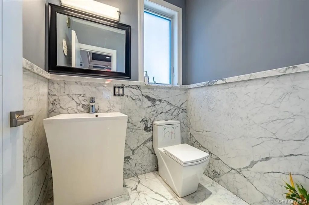 1903 Tomlinson Avenue Bronx NY 10461